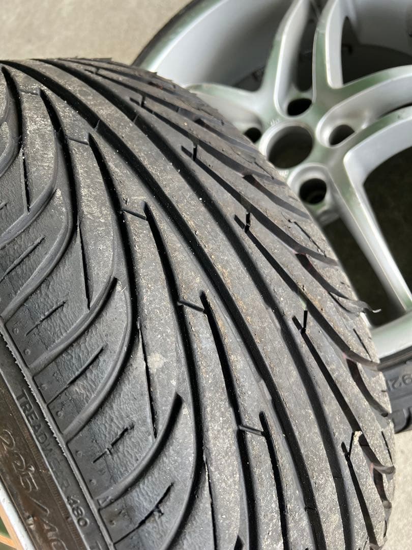 AVS vs-5 18インチ 9.5J +45 PCD114.3 5H