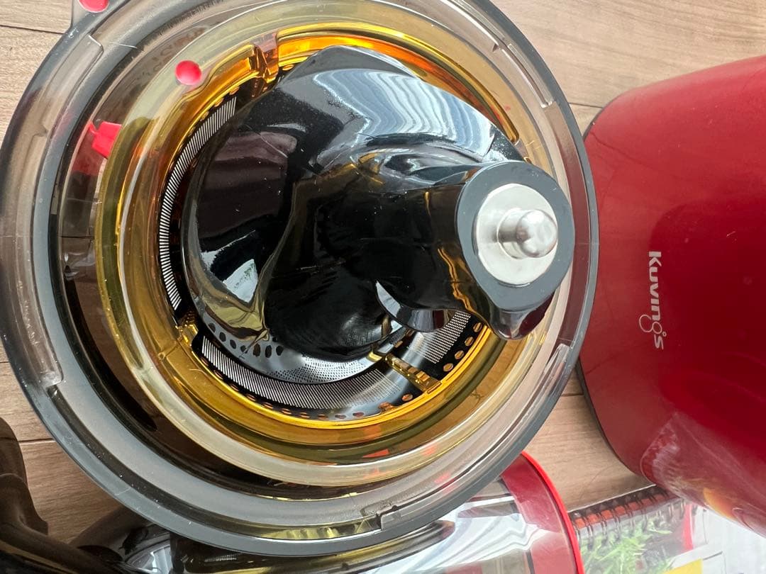 未使用品　KUVINGS　ホールスロージューサー　JSG-641M