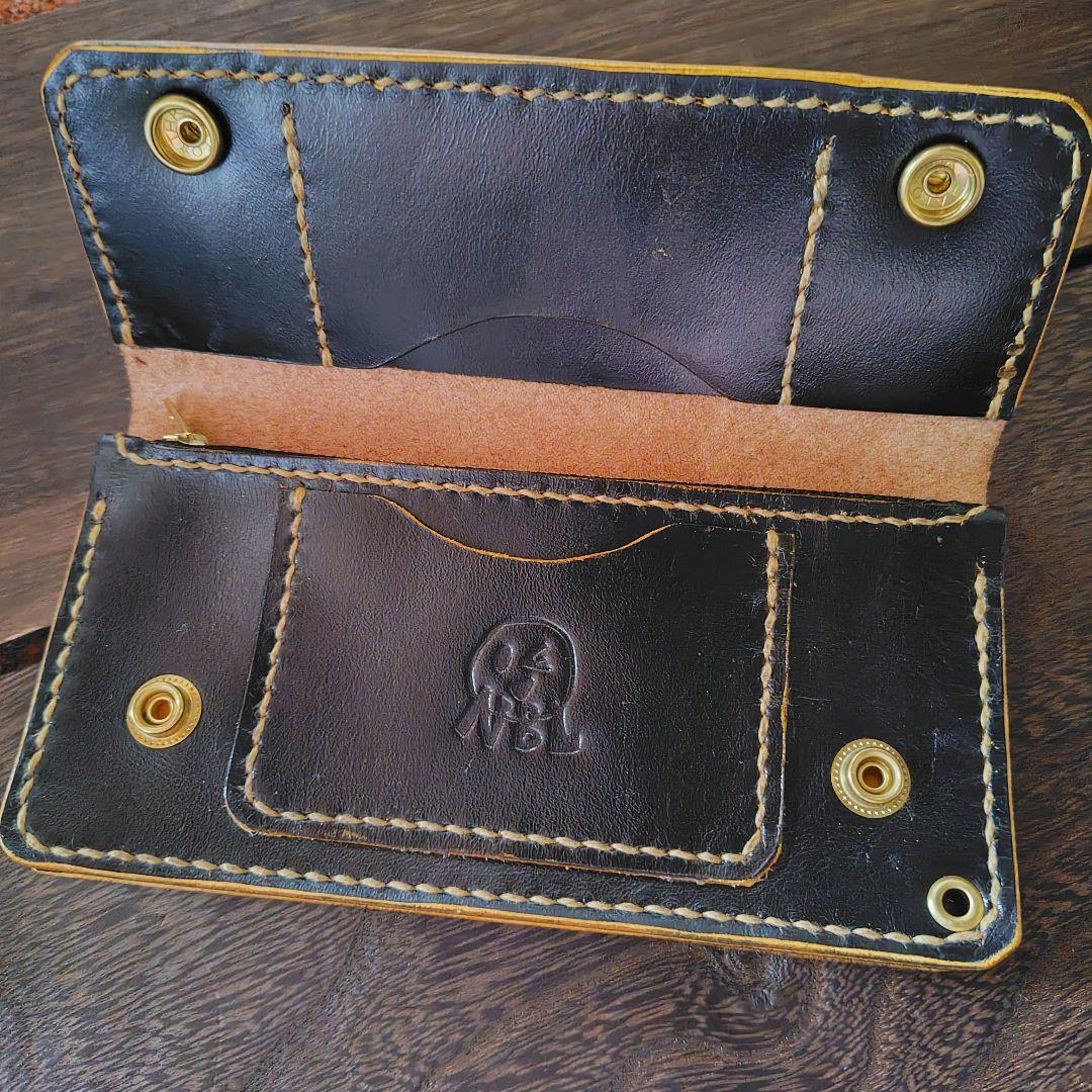 トラッカーウォレット 手染め 黒 　 花のカービング (71)