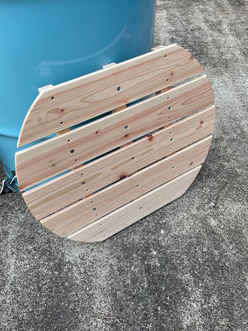 ドラム缶風呂 排水蛇口とすのこ付き 持ち手もあり