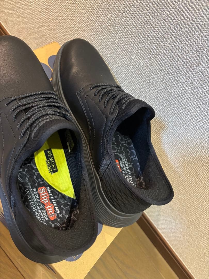 SKECHERS ガルザ　カーリン　防水