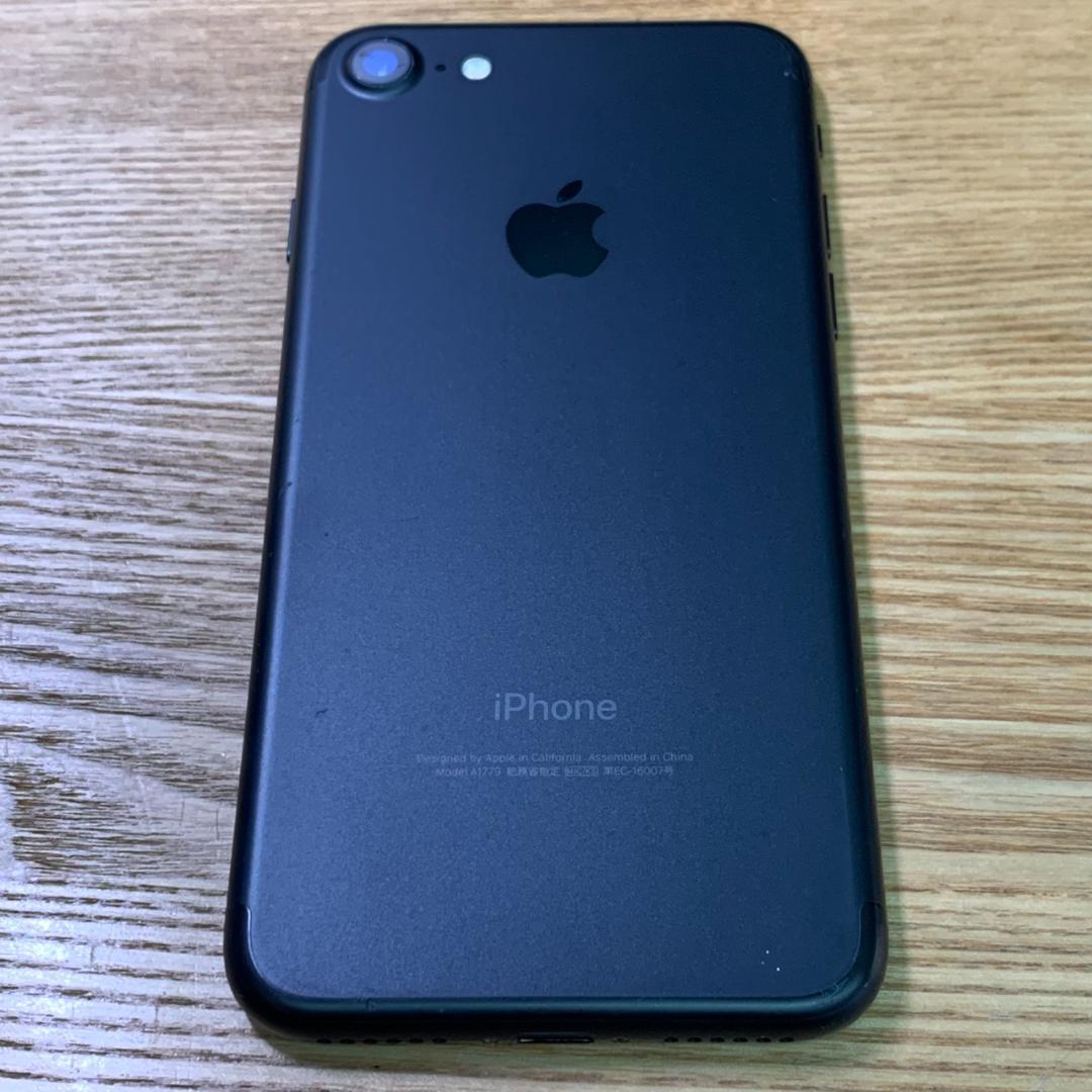 M8 SIMフリー iPhone7 128GB Black おまけ付き