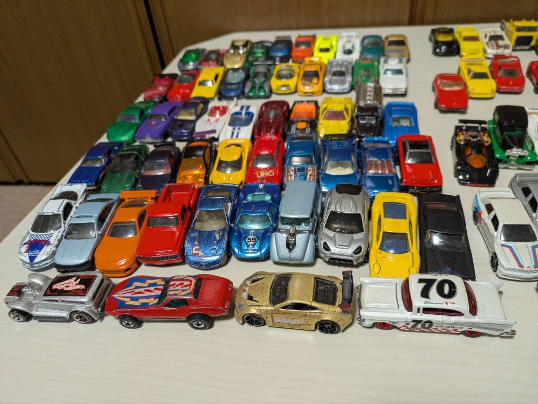 H*B様 ホットウィール 1/64 フェラーリ ポルシェ 大量ミニカー 120台