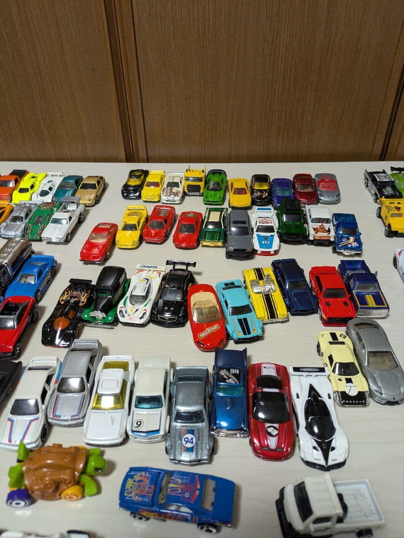 H*B様 ホットウィール 1/64 フェラーリ ポルシェ 大量ミニカー 120台