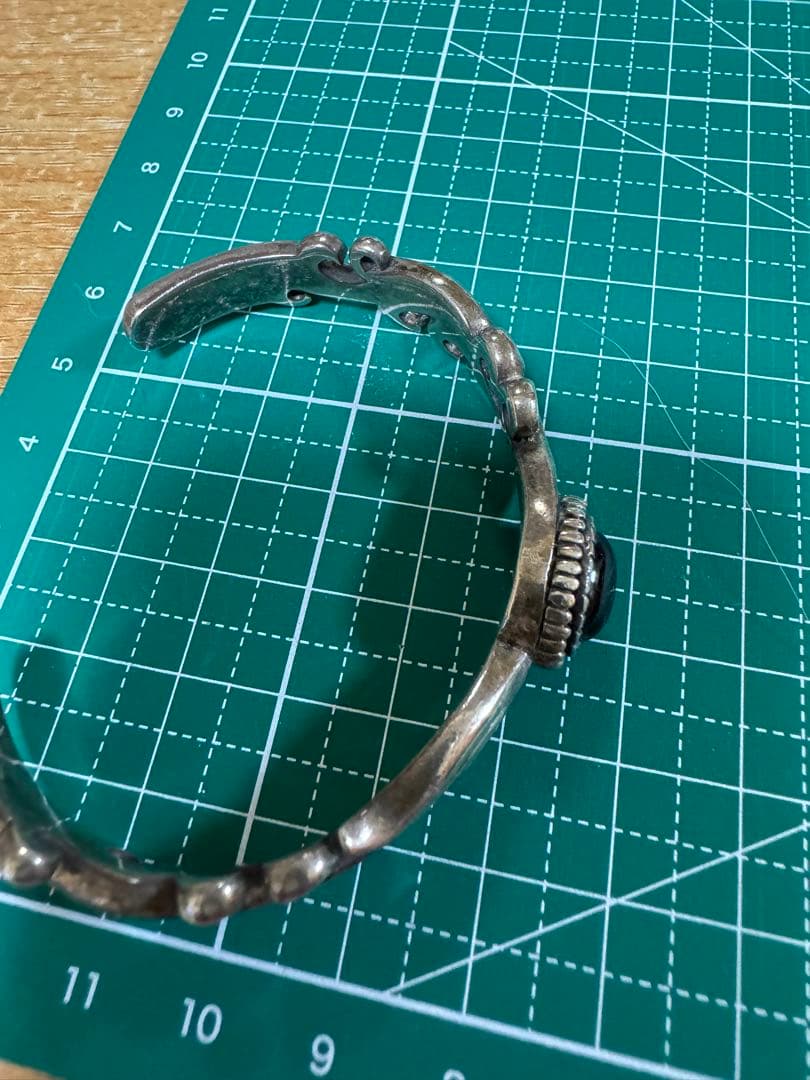 ブラック・スター　シルバー製バングル