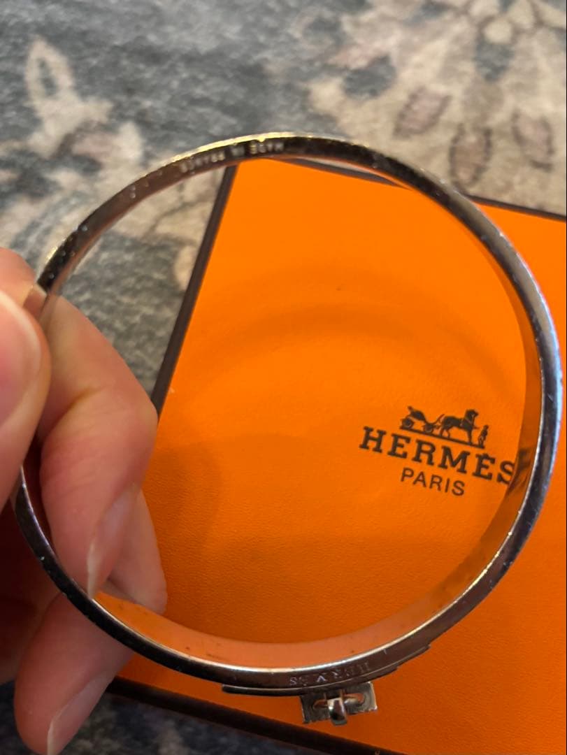 HERMESエルメス バングルHモチーフチャーム レザーブレスレット ベージュ