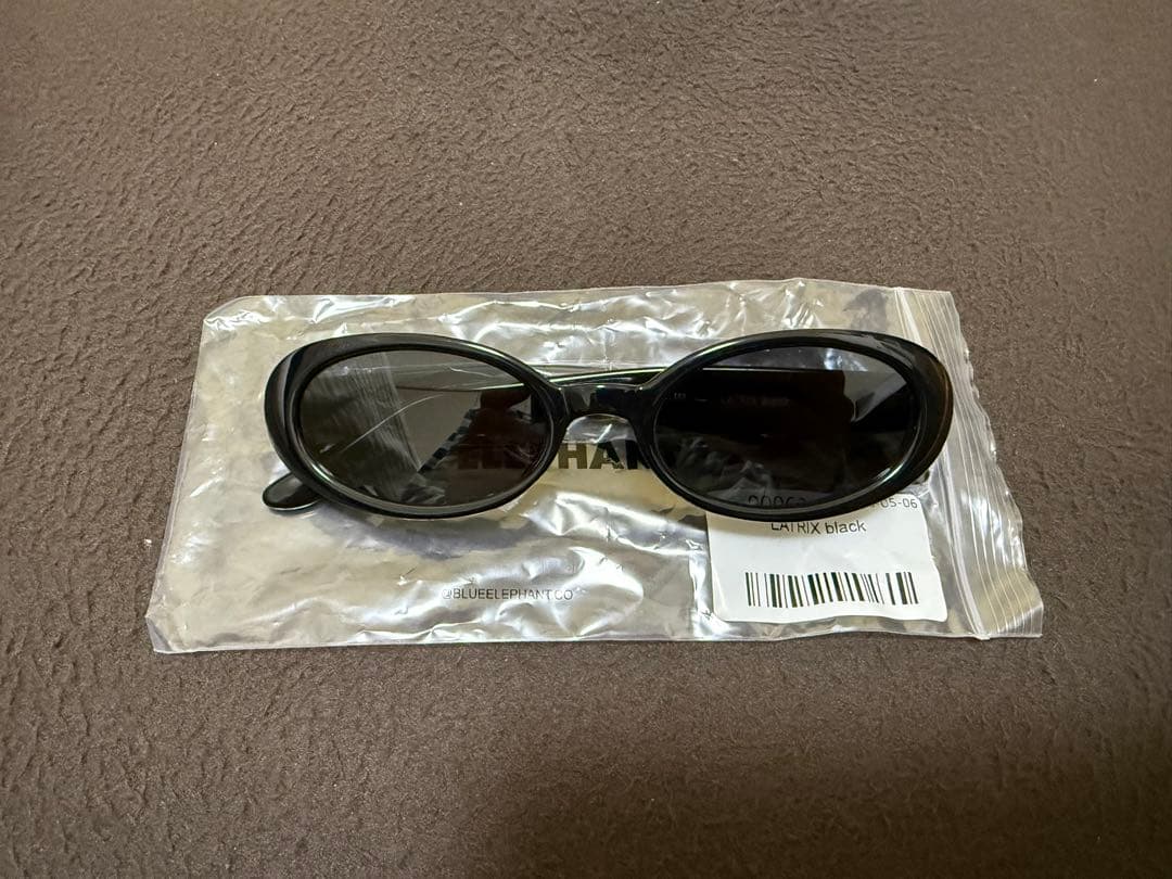 【BLUE ELEPHANT】LATRIX black