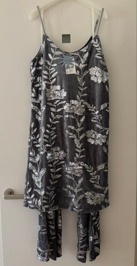 musubore スパンコールパンツ＆スパンコールキャミ セットアップ