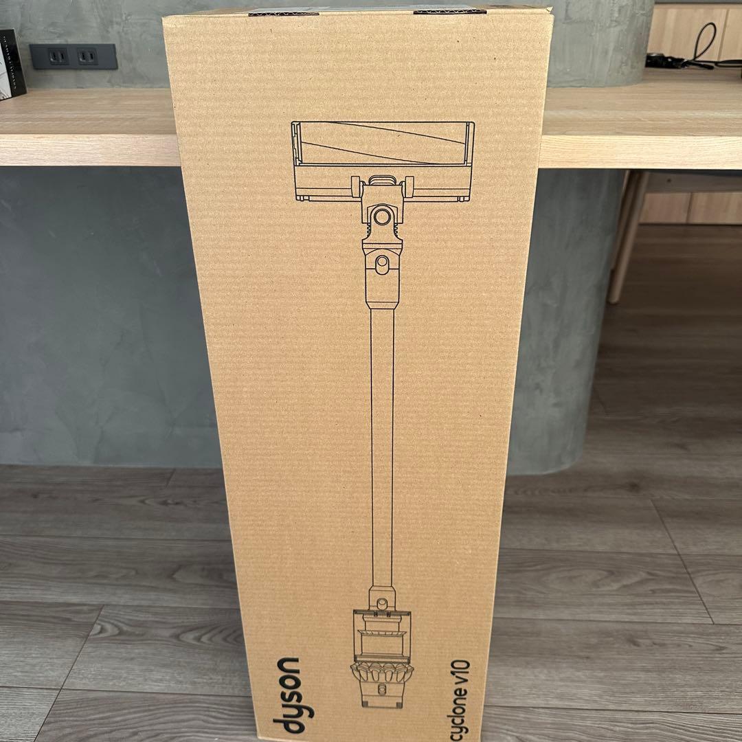 新品未使用 Dyson Cyclone V10 Fluffy SV12FFLF