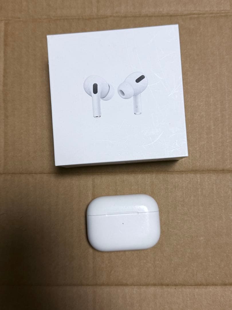 AirPods Pro 片耳(左)本体 ホワイト 充電ケース付き