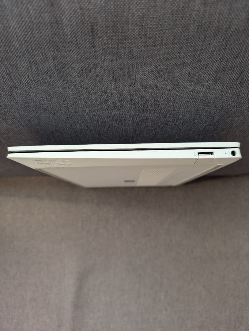 HP Pavilion Aero 13-be 2023年 セラミックホワイト