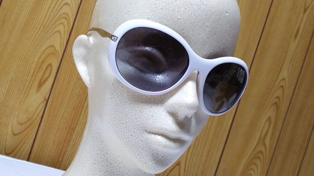 正規レア シャネル ココマーク メタルフェザーフレーム ラウンドサングラス白×黒