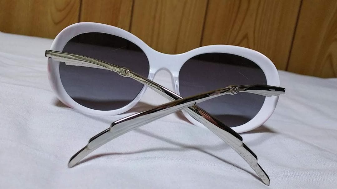 正規レア シャネル ココマーク メタルフェザーフレーム ラウンドサングラス白×黒