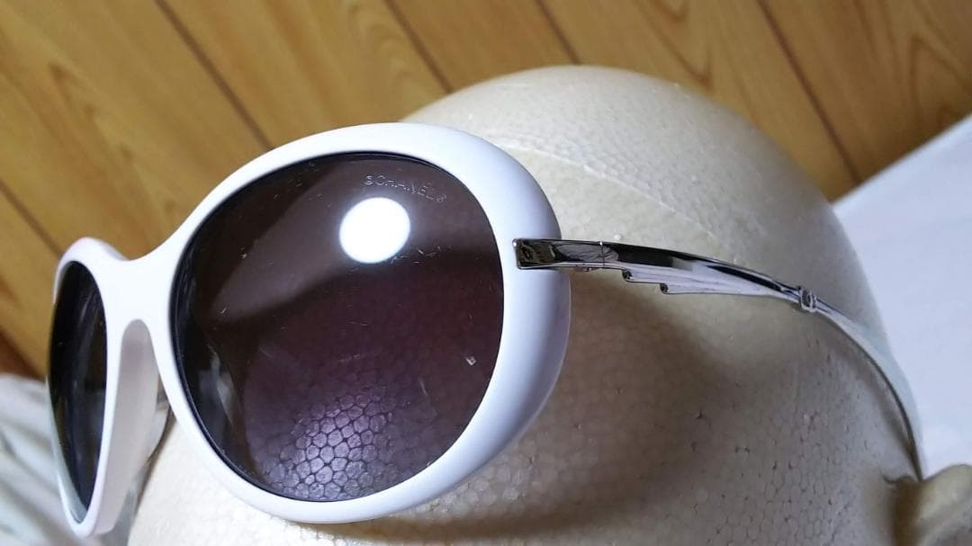 正規レア シャネル ココマーク メタルフェザーフレーム ラウンドサングラス白×黒