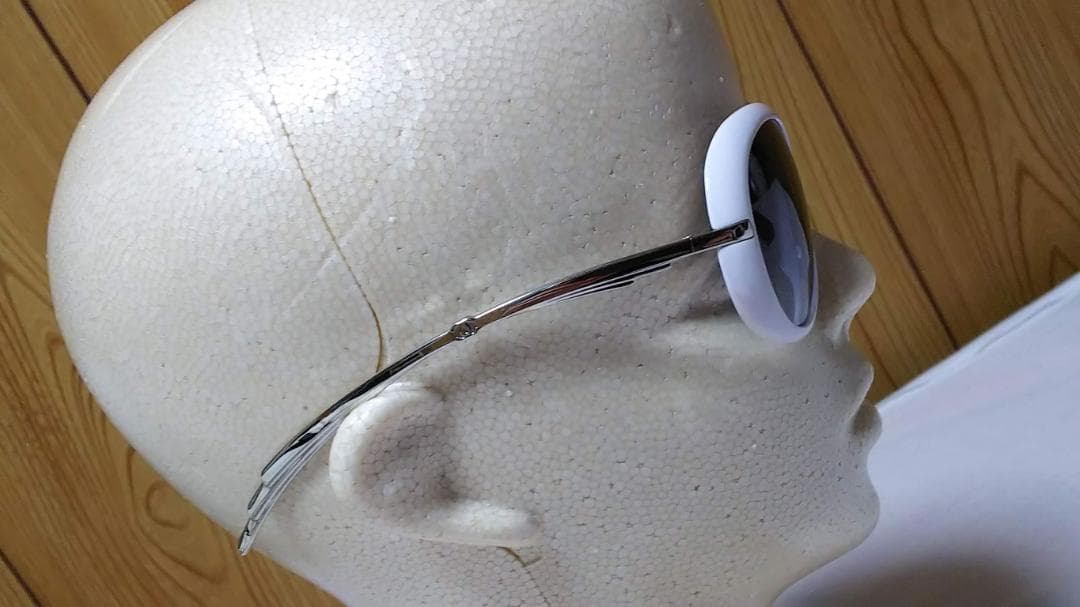 正規レア シャネル ココマーク メタルフェザーフレーム ラウンドサングラス白×黒