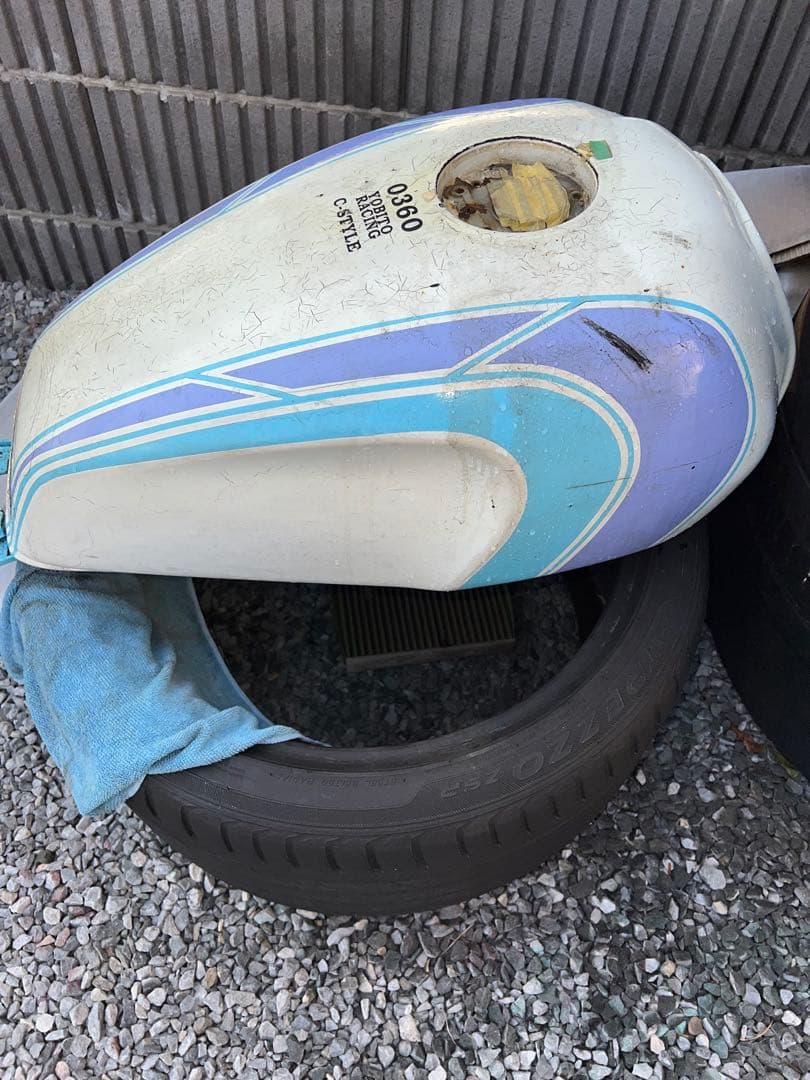 XJR400 4hm タンク サビあり補修ベース