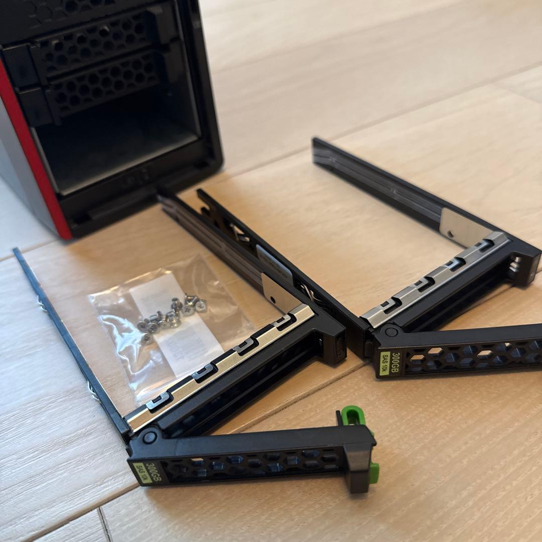 Fujitsu PRIMERGYサーバー TX1320 M4 冗長電源 KVM