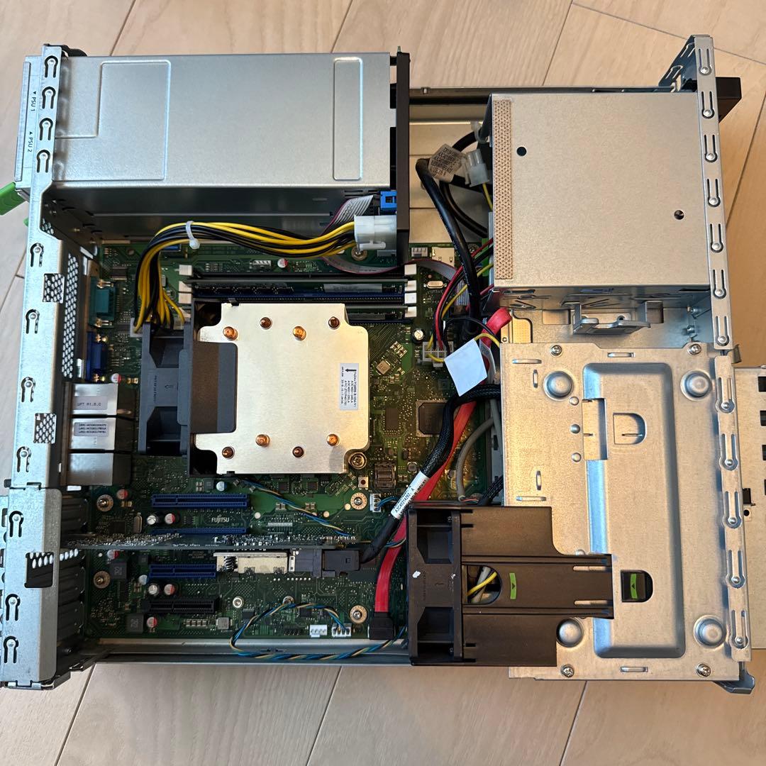 Fujitsu PRIMERGYサーバー TX1320 M4 冗長電源 KVM