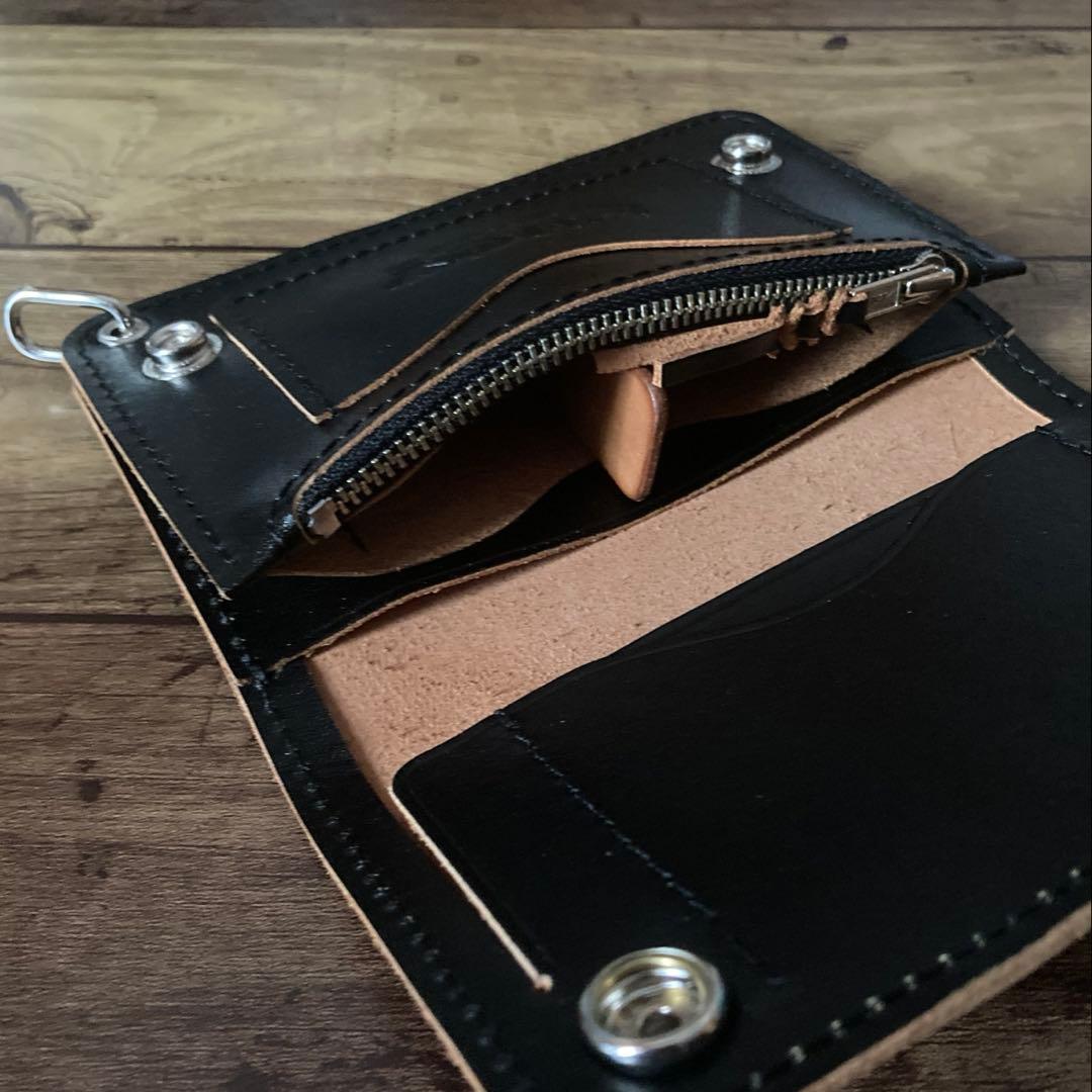 【お札を折らずに収納】カウレザー トラッカーウォレット150（ミドル）2.5層