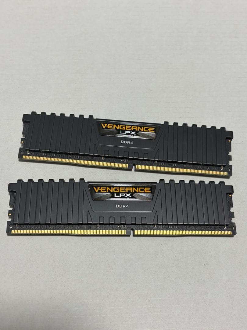DDR4メモリ32GB(16GB×2) Corsair Vengeance