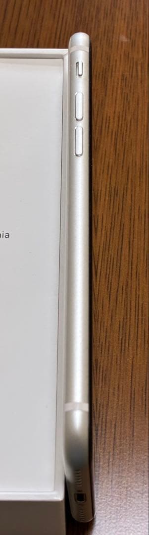 Apple iPhone SE (第2世代) ホワイト 64GB simフリー