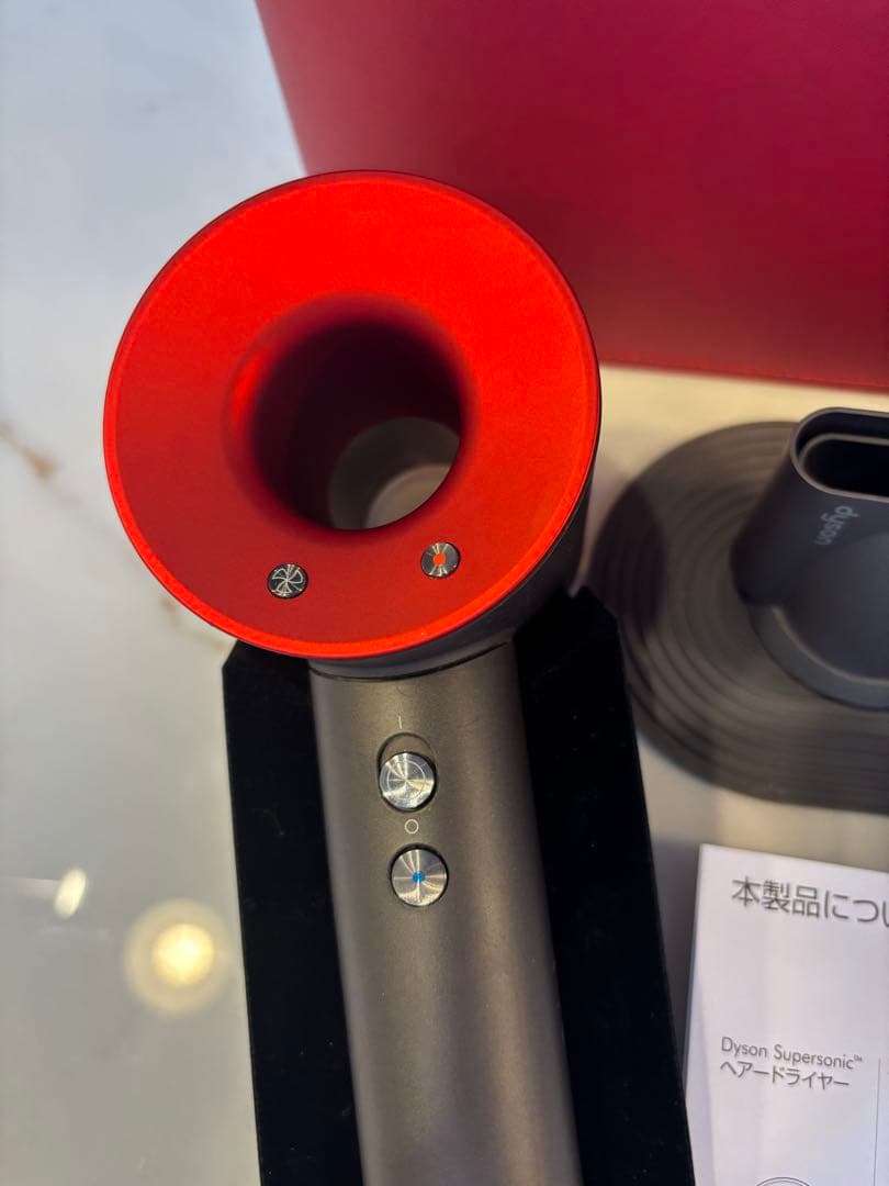 ダイソン ヘアドライヤーDyson Supersonic HD01 収納ケース付
