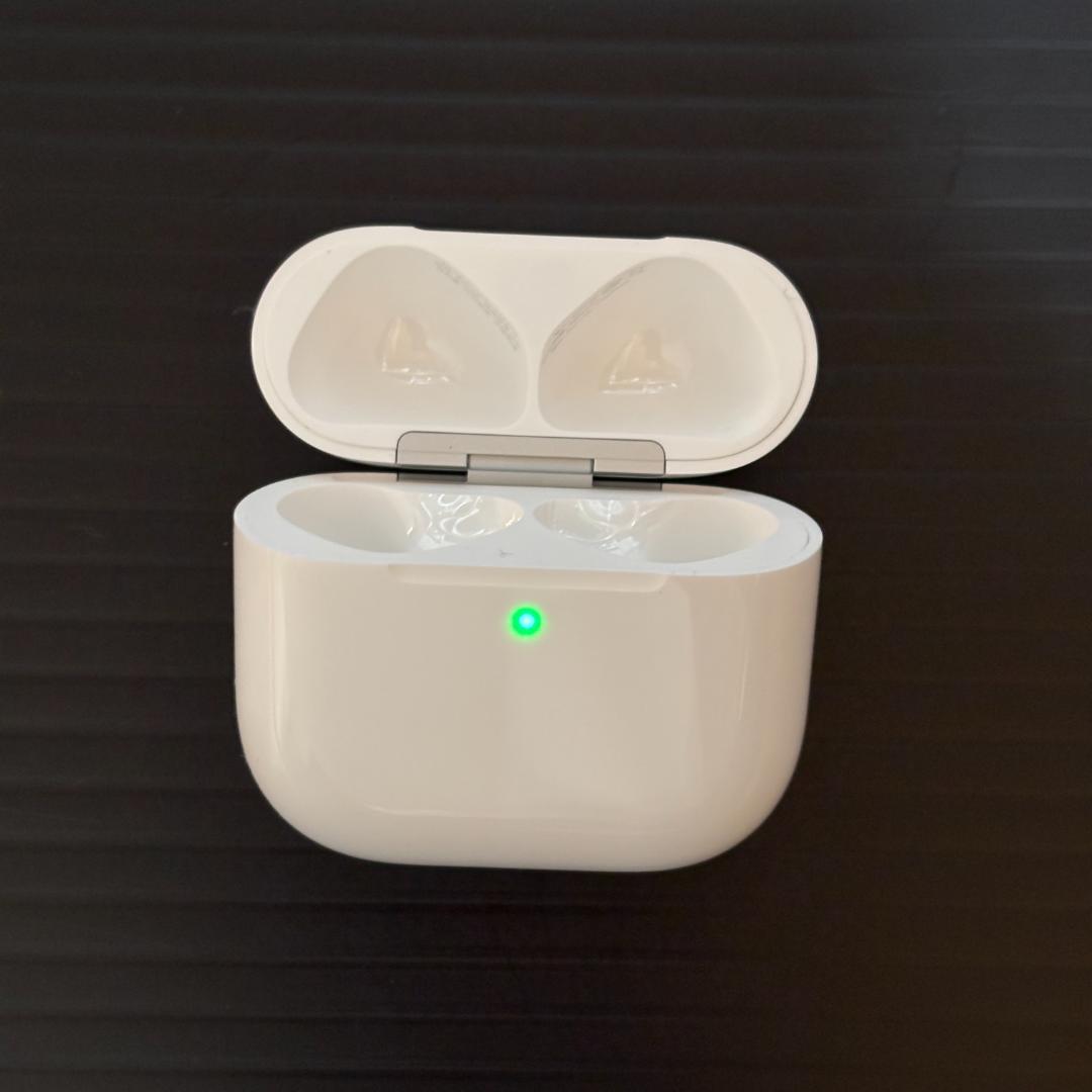 Apple AirPods 第４世代　ノイキャンなし　ケース　商品番号【203】