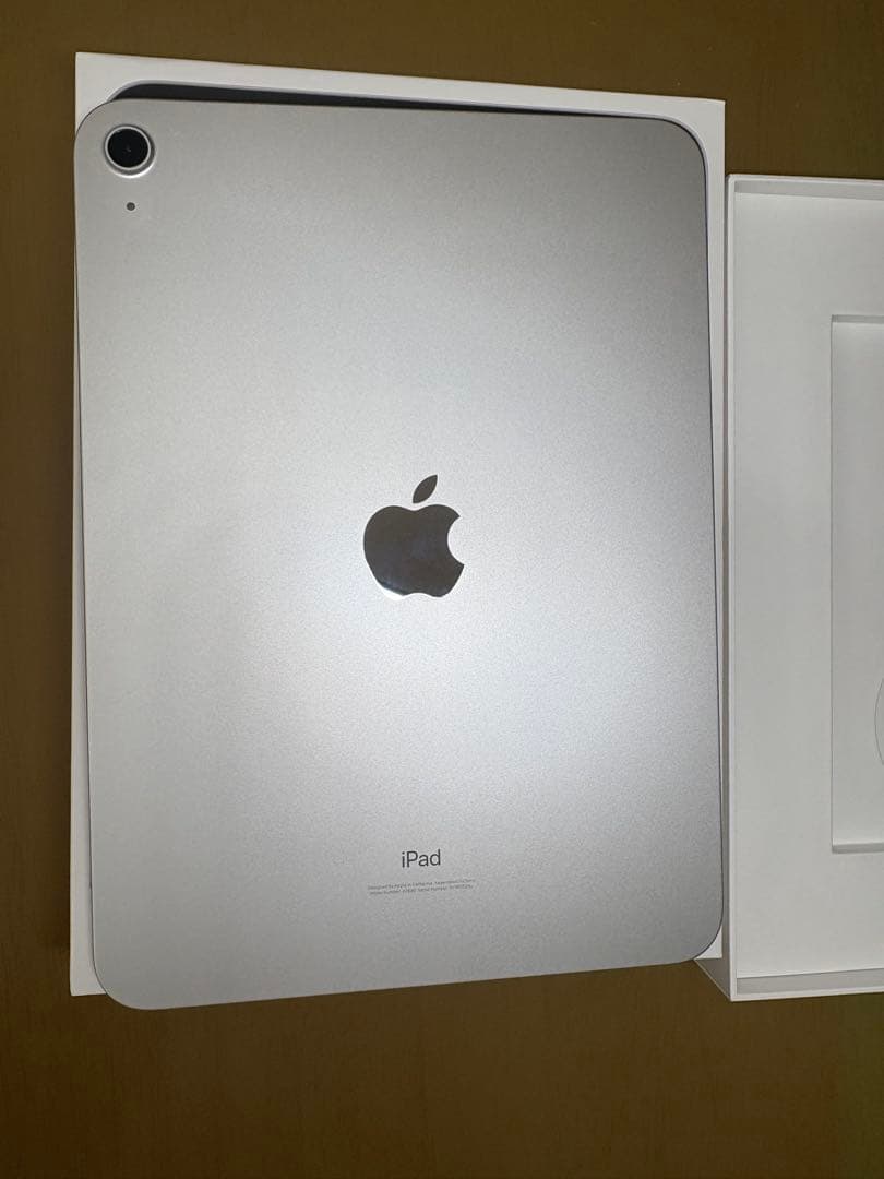 美品　Apple iPad（第10世代）シルバー64GB wifiモデル本体