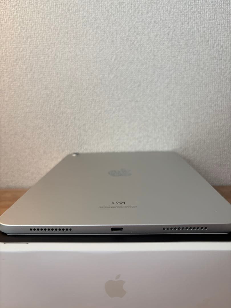 美品　Apple iPad（第10世代）シルバー64GB wifiモデル本体
