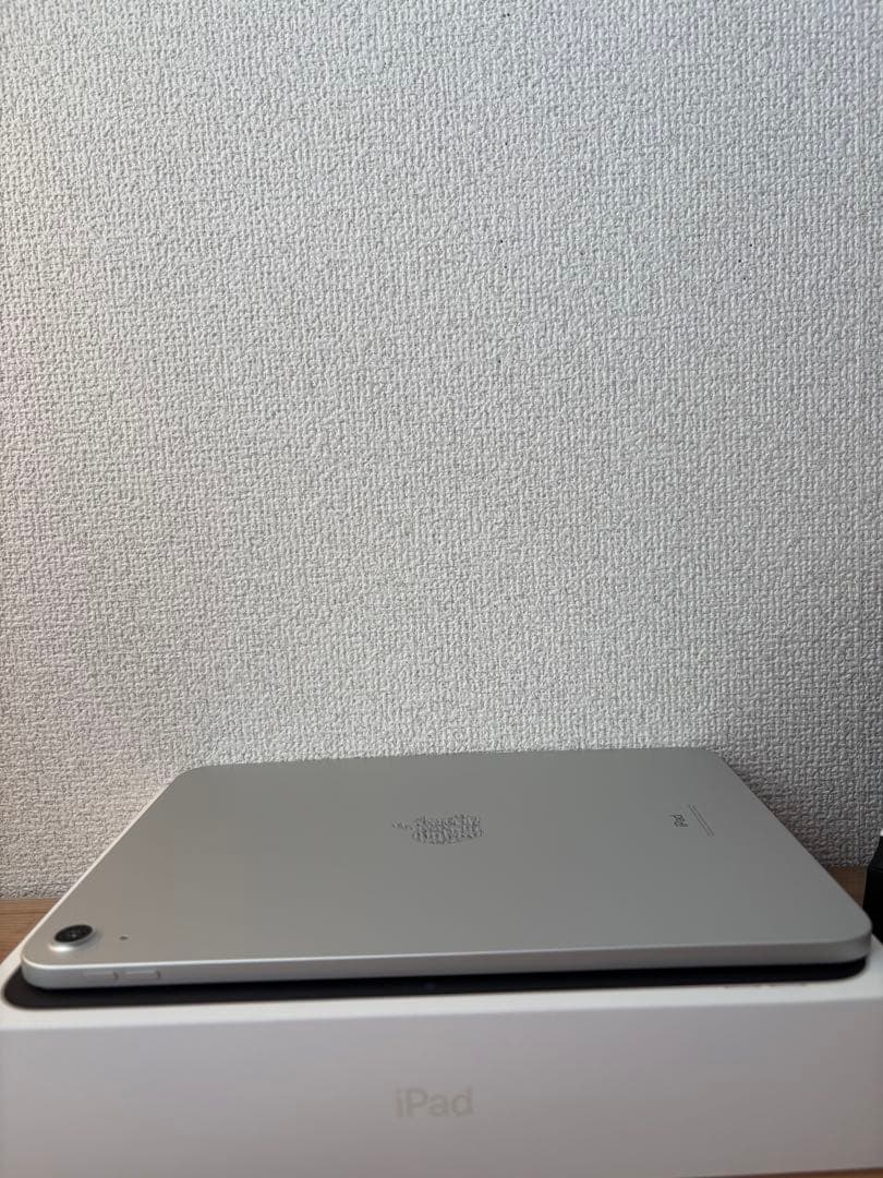 美品　Apple iPad（第10世代）シルバー64GB wifiモデル本体