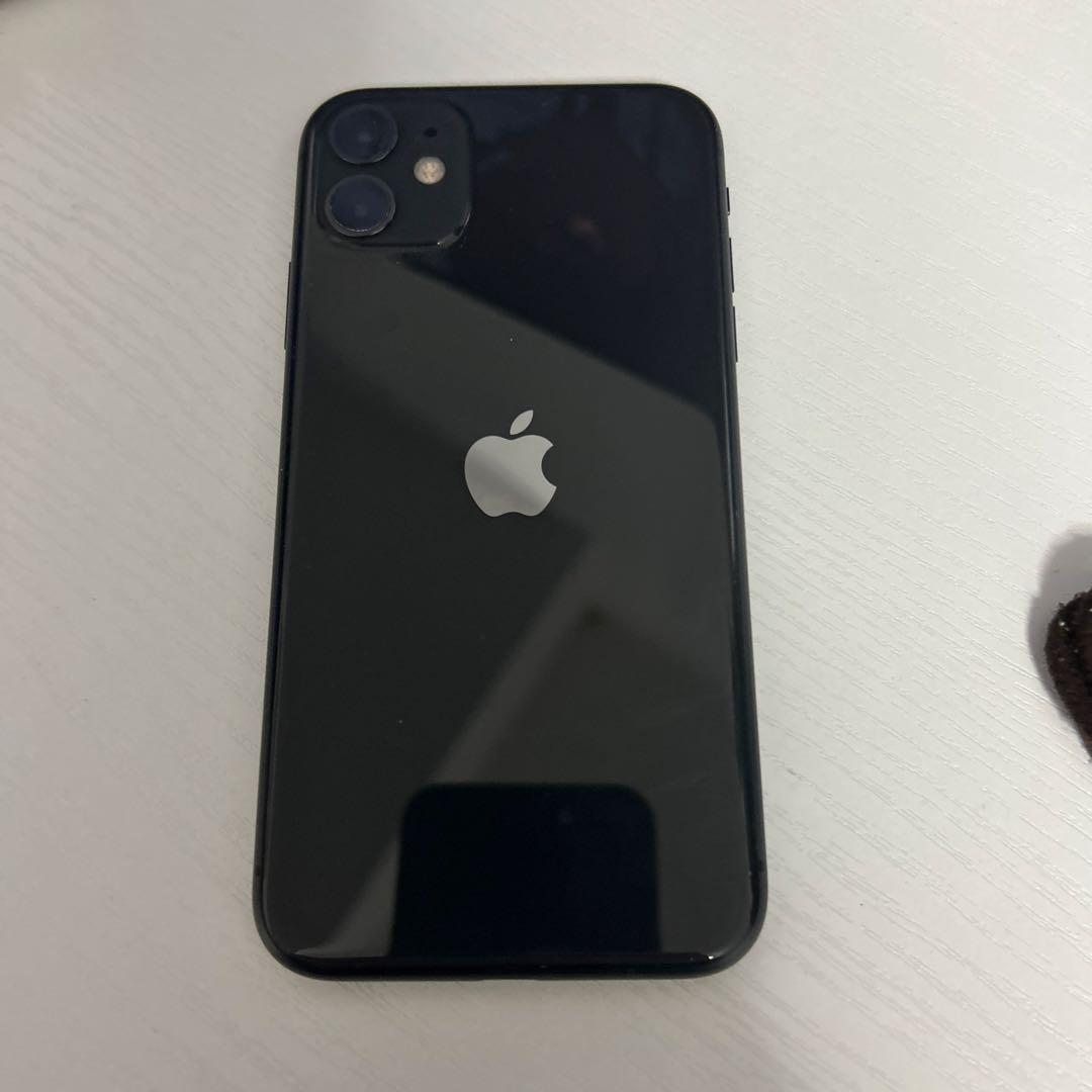 iPhone 11 ブラック 本体 ひび割れあり