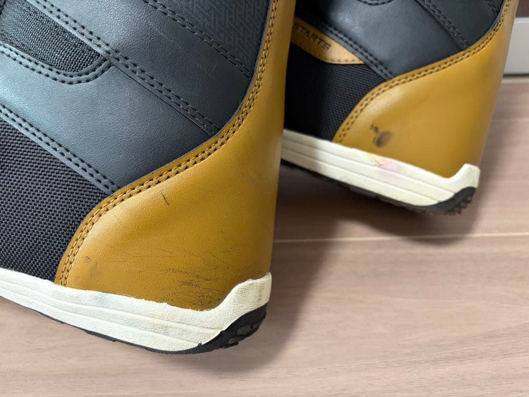 【キティ】LASTARTS スノボードブーツ レディース　ボアシステム