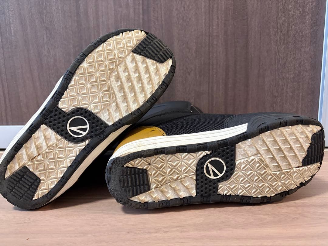 【キティ】LASTARTS スノボードブーツ レディース　ボアシステム