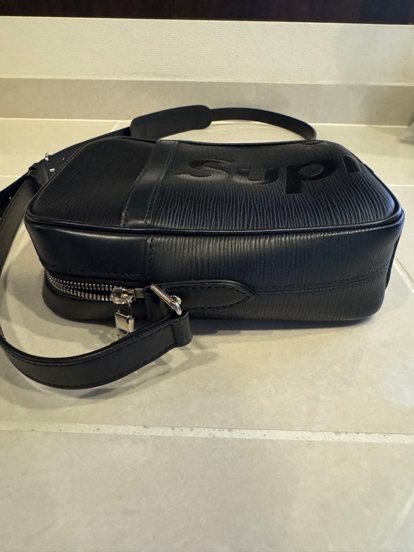 ルイヴィトン シュプリーム ダヌーブPM ショルダーバッグ エピ ブラック　美品