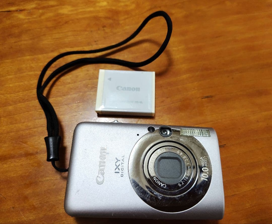 CANON キャノン　IXY 110 IS　デジタルカメラ　ジャンク　シルバー