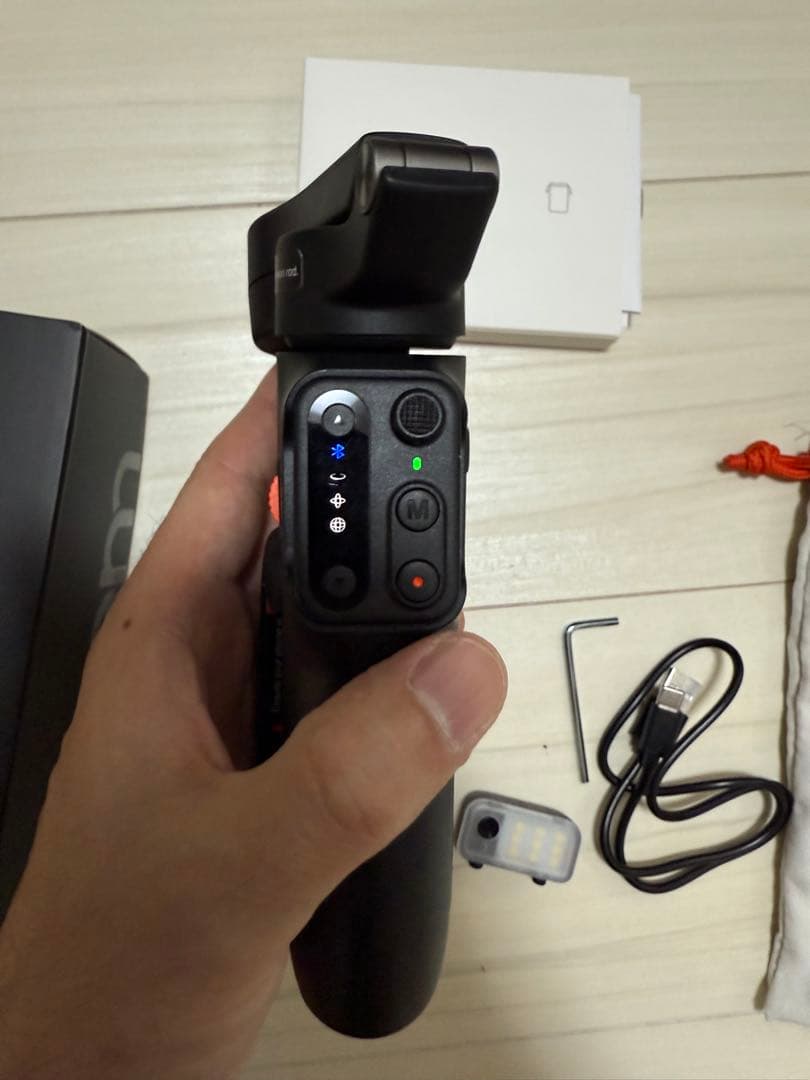 hohem V3 スマホジンバル 3軸ポータブルスタビライザー