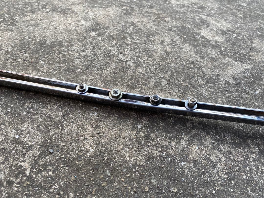 日産箱スカ　2000GT 2000GTRリアーグリルアッパーモール