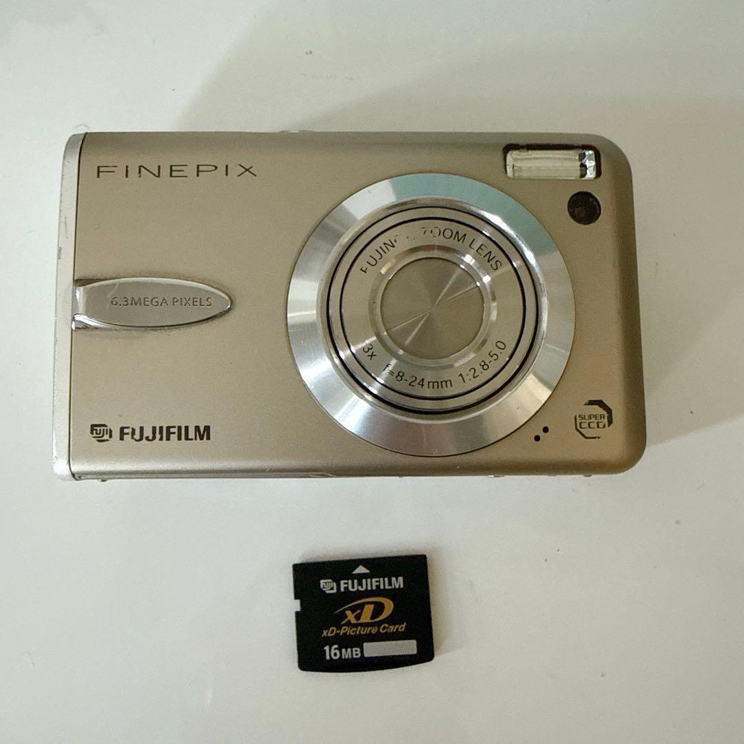 【動作確認済み】フジフィルム FinePix F30 シルバー コンデジ