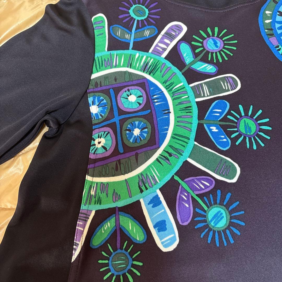 【未使用に近い】✨トクコプルミエヴォル✨黒地に幾何学模様の素敵な長袖チュニック❣️