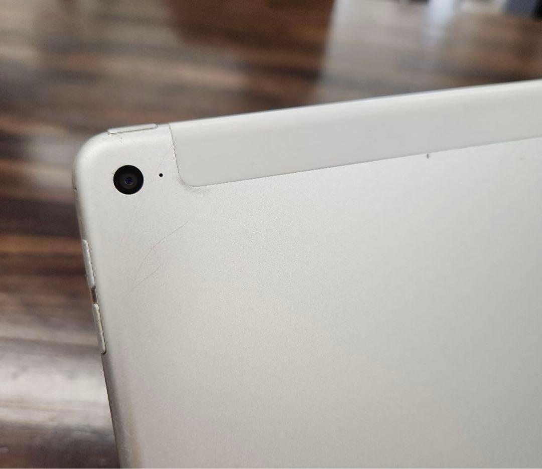 iPad Air2 64GB モデル : Wi-Fi+Cellular