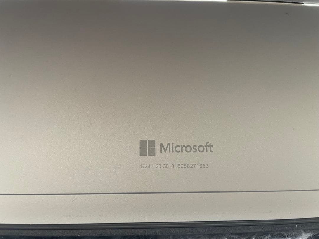 【美品】Surface Pro4 キーボードtpyec充電ケーブル付