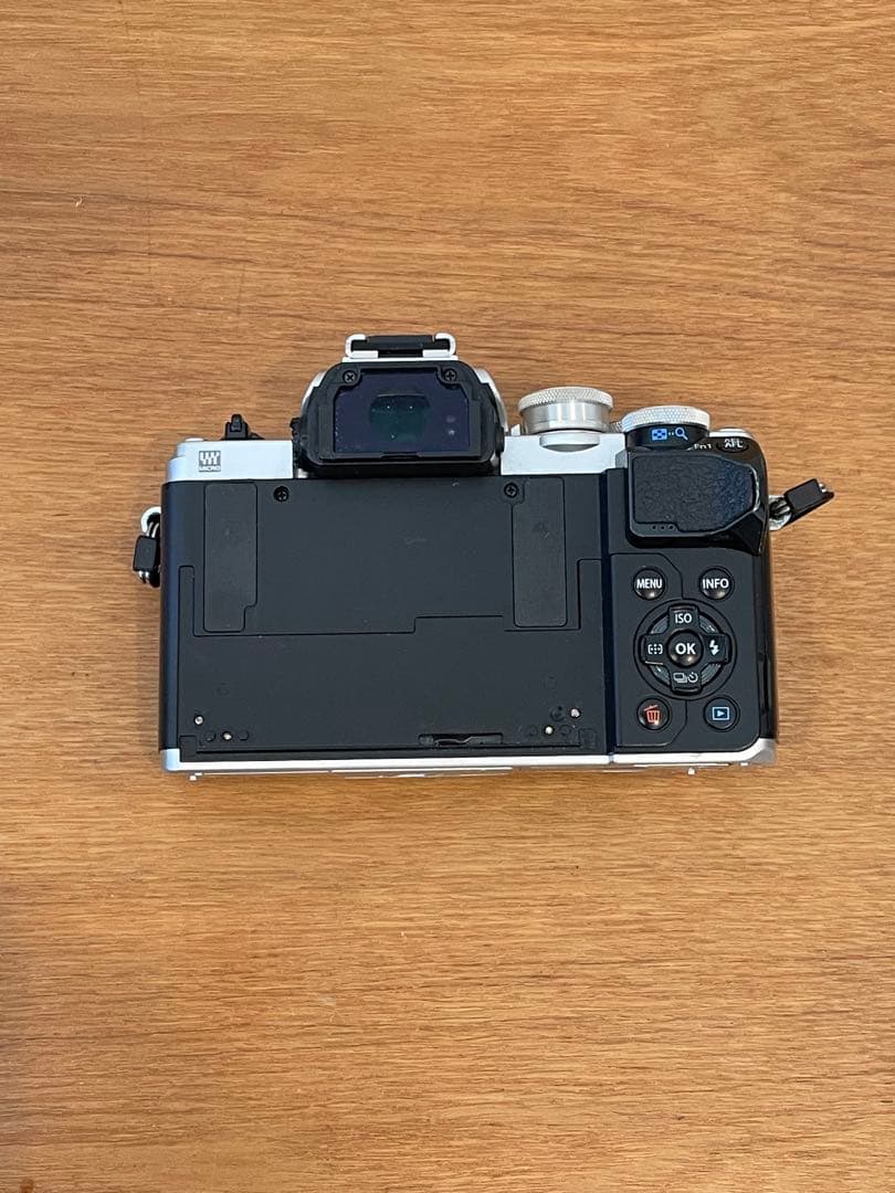 Olympus E-M10 Mark IIl シルバー