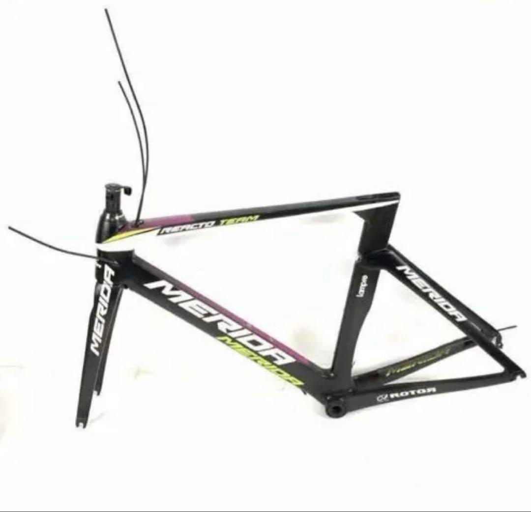 メリダ　リアクト　チーム　カーボンフレーム