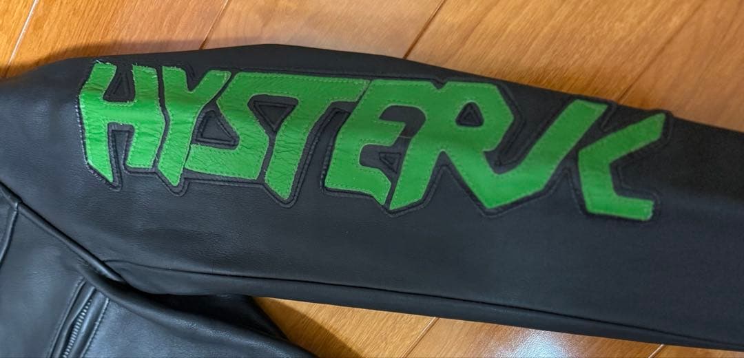 新品★今年色のグリーンロゴで皆を引立て役Bにしちゃお‼️キラリーン眩しいぜっ‼️