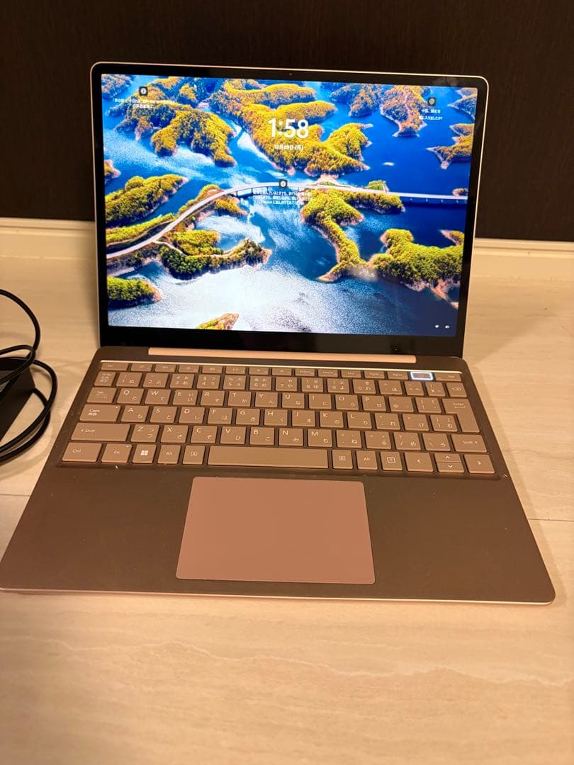 Microsoft Laptop Go 2 サンドストーン