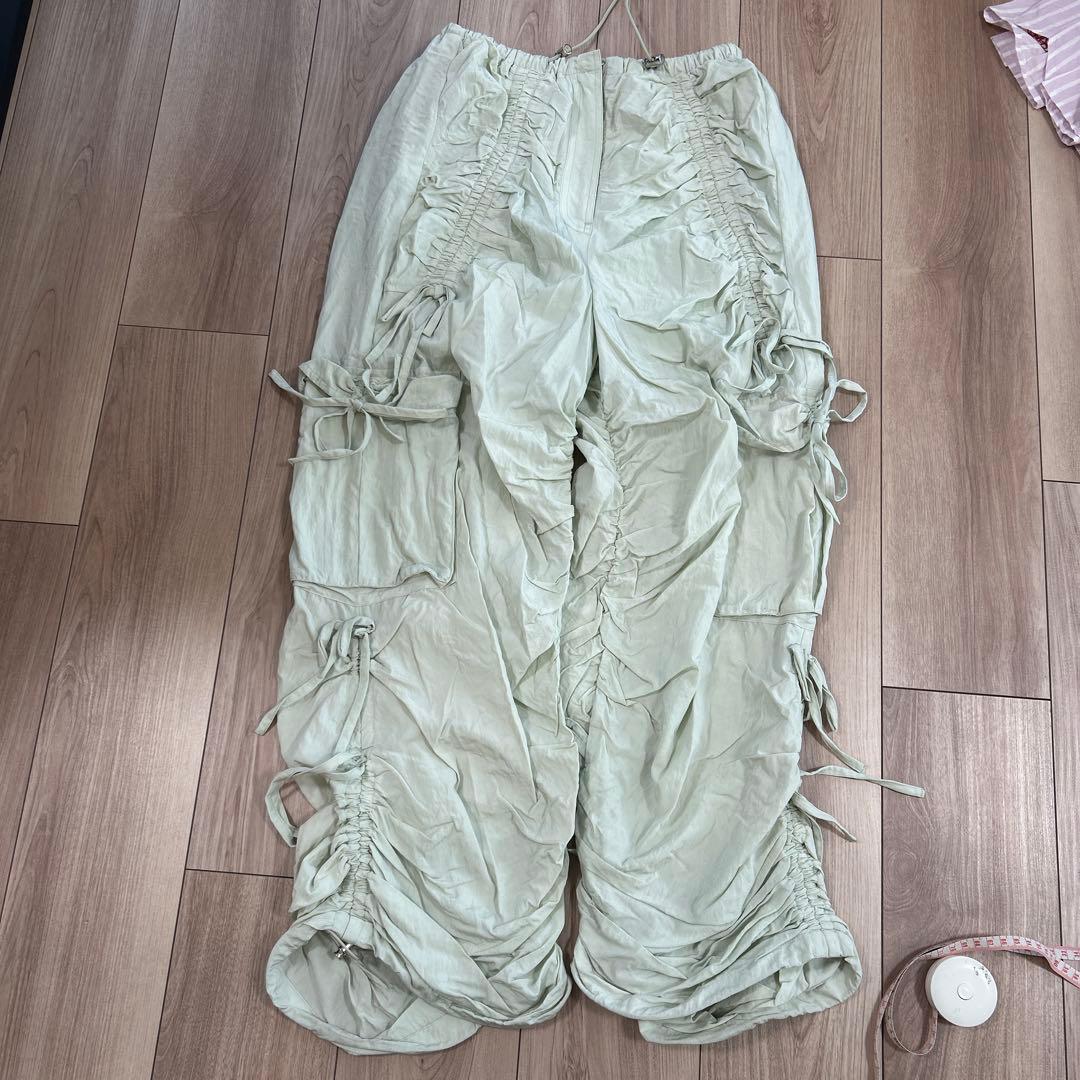 FURFUR 薄緑 ギャザー付きカーゴパンツ