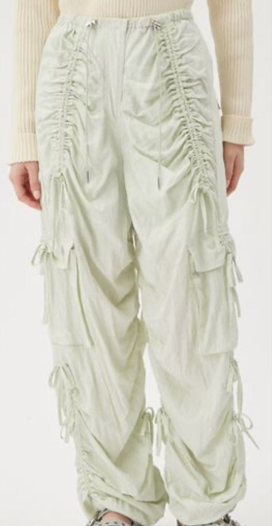 FURFUR 薄緑 ギャザー付きカーゴパンツ