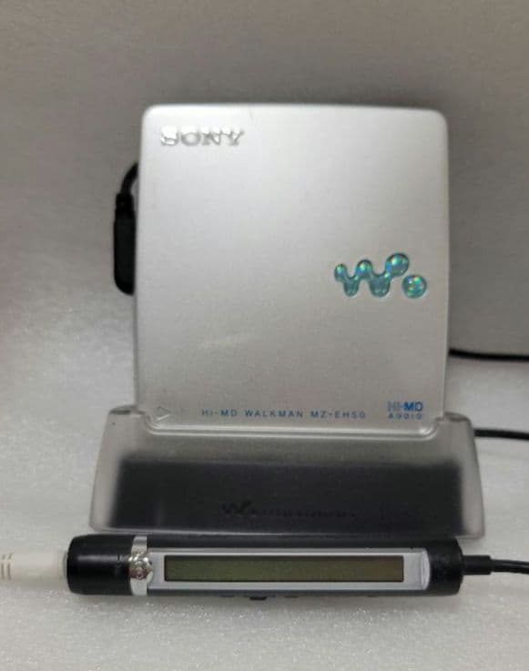 【ジャンク】SONY Hi-MD WALKMAN MZ-EH50　充電池付き