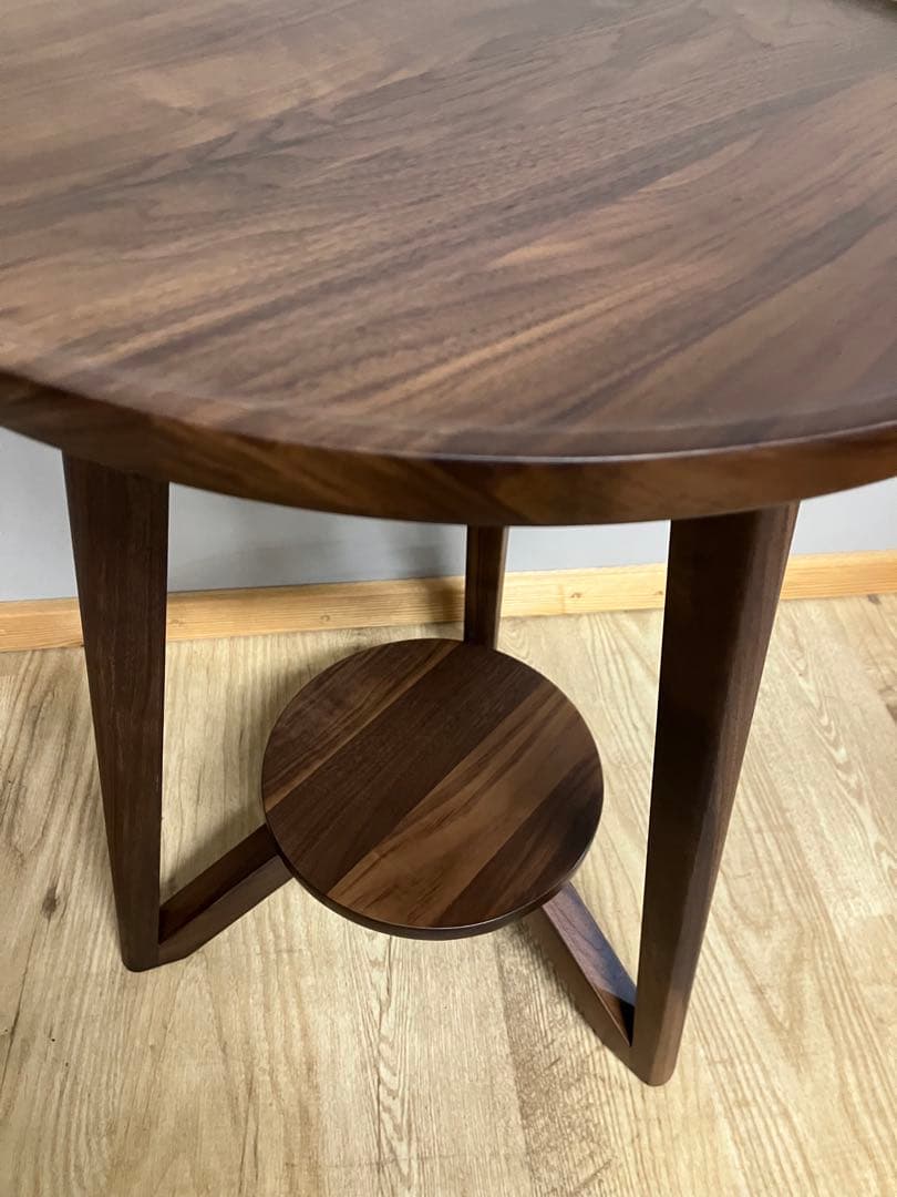 ウォールナット無垢材　サイドテーブル