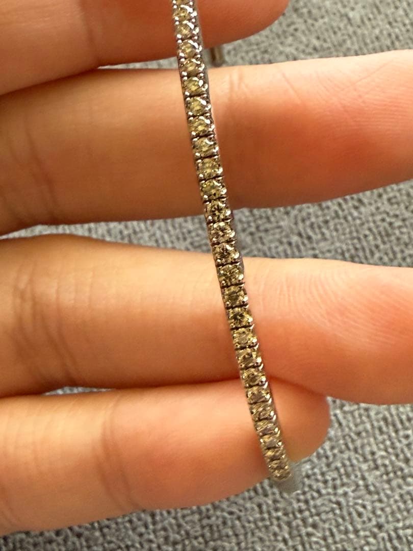 K18 ホワイトゴールド　オープン　バングル　ダイヤ　0.57カラット